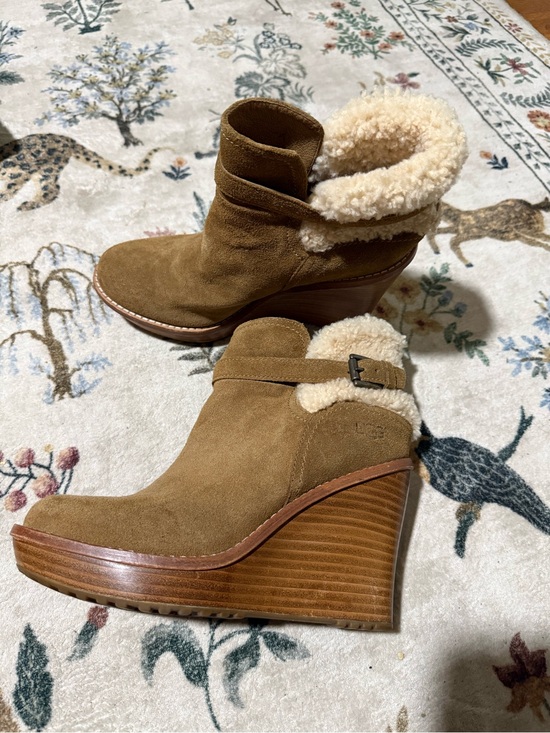 UGG Shoes - UGG Australia Brown Chestnut Suede Shearling Fur Anais Wedge Bootie US 8.5